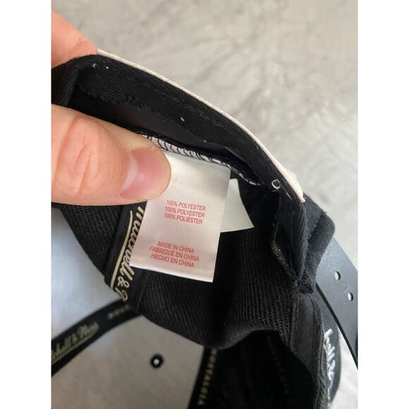 Philadelphia 76ers Ben Franklin Logo Mitchell & Ness Snapback Hat - Picture 8 of 8